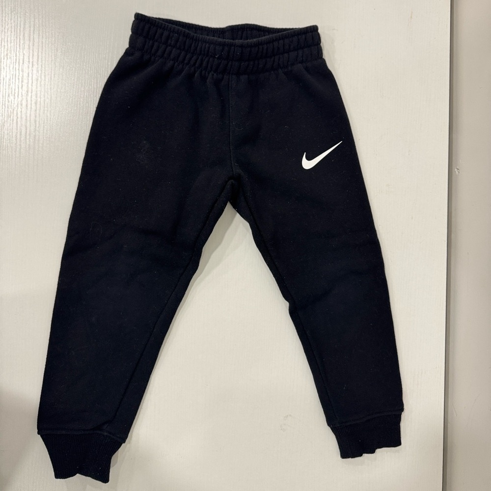 Nike Kids Black Sweatpants with White Logo Size Youth 4